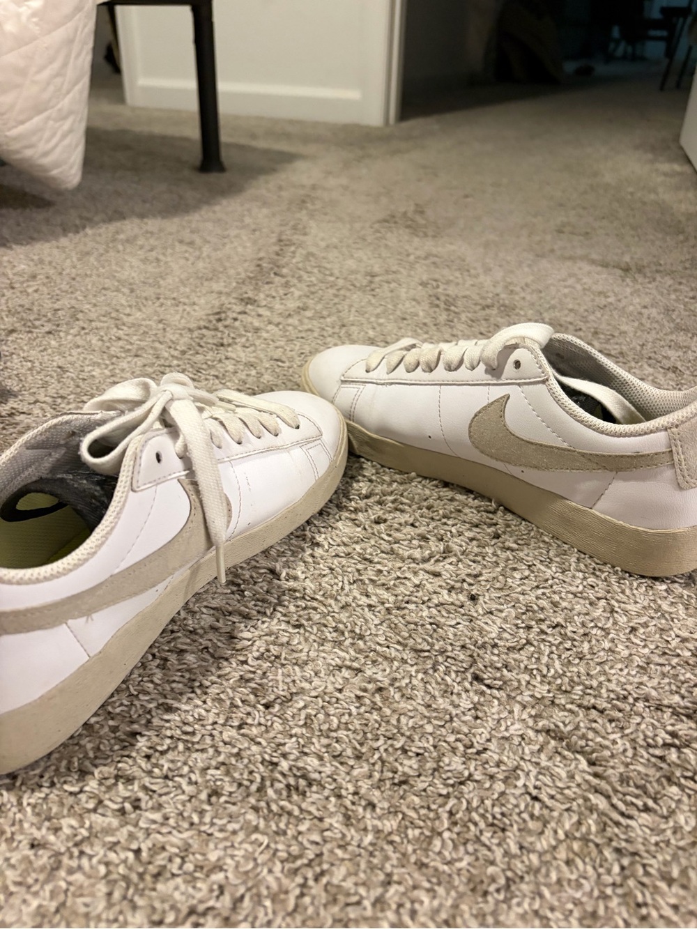 Nike Blazer Low SE Women's Size 7 Wool Pack White Black DA4934-100 - Picture 8 of 8
